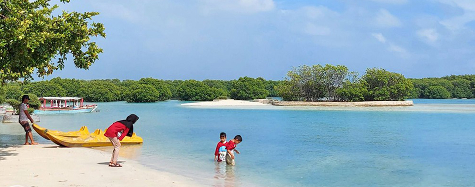 Pulau Pari pantai berpasir yang indah